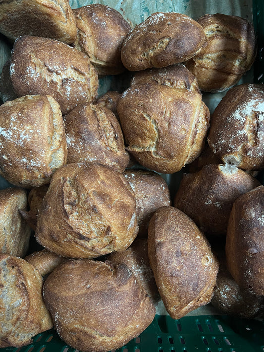Sauerteigbrötchen
